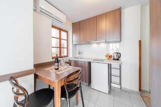 Апартаменты R club Apartments Old Town Budva Будва Номер-студио с видом на море-5