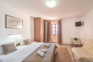 Апартаменты R club Apartments Old Town Budva Будва Номер-студио с видом на море-4